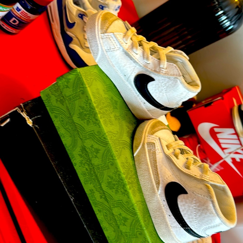 5 c white Nike blazers